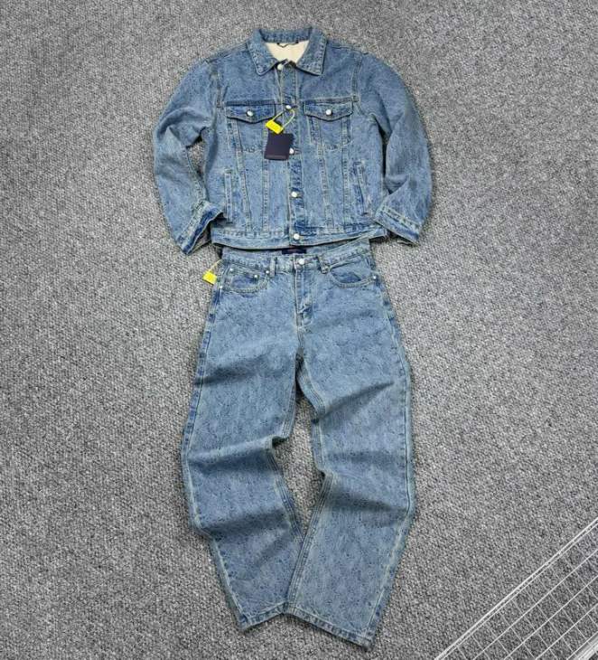 Picture of LV Sweater Suits _SKULVsz46-5230-36sytxH735H73641181
